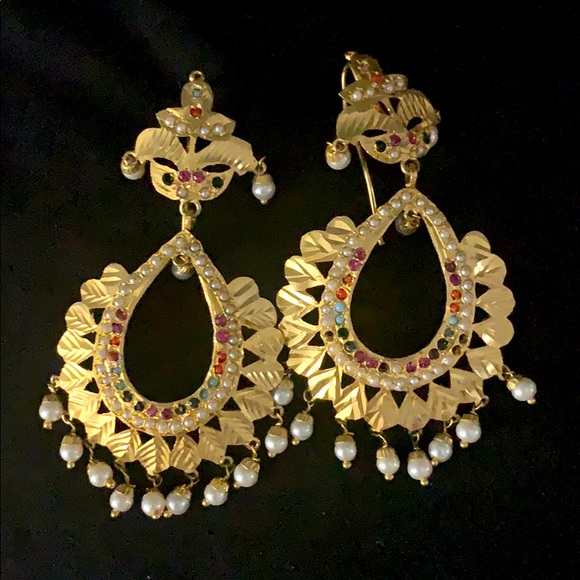 Earrings - Picture 1 of 1